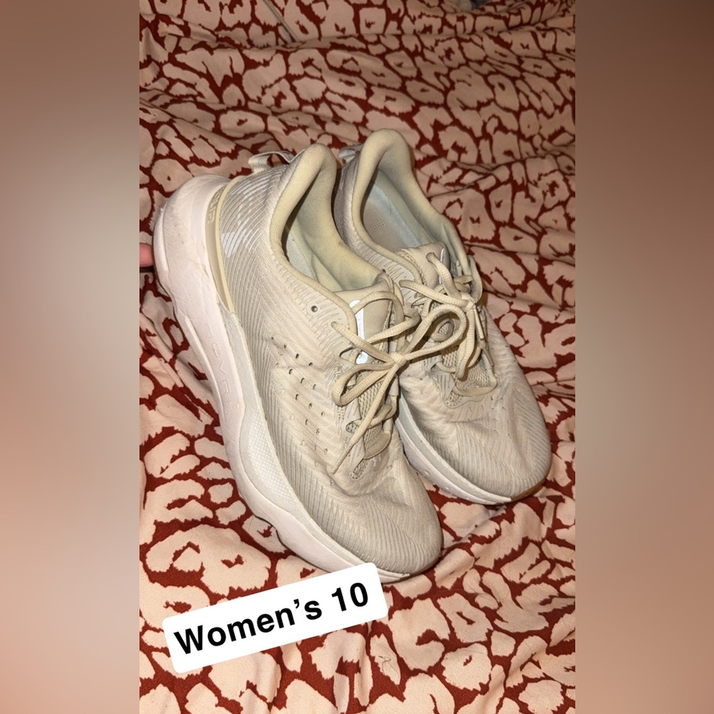 Under Armour Women's Cream Sneakers